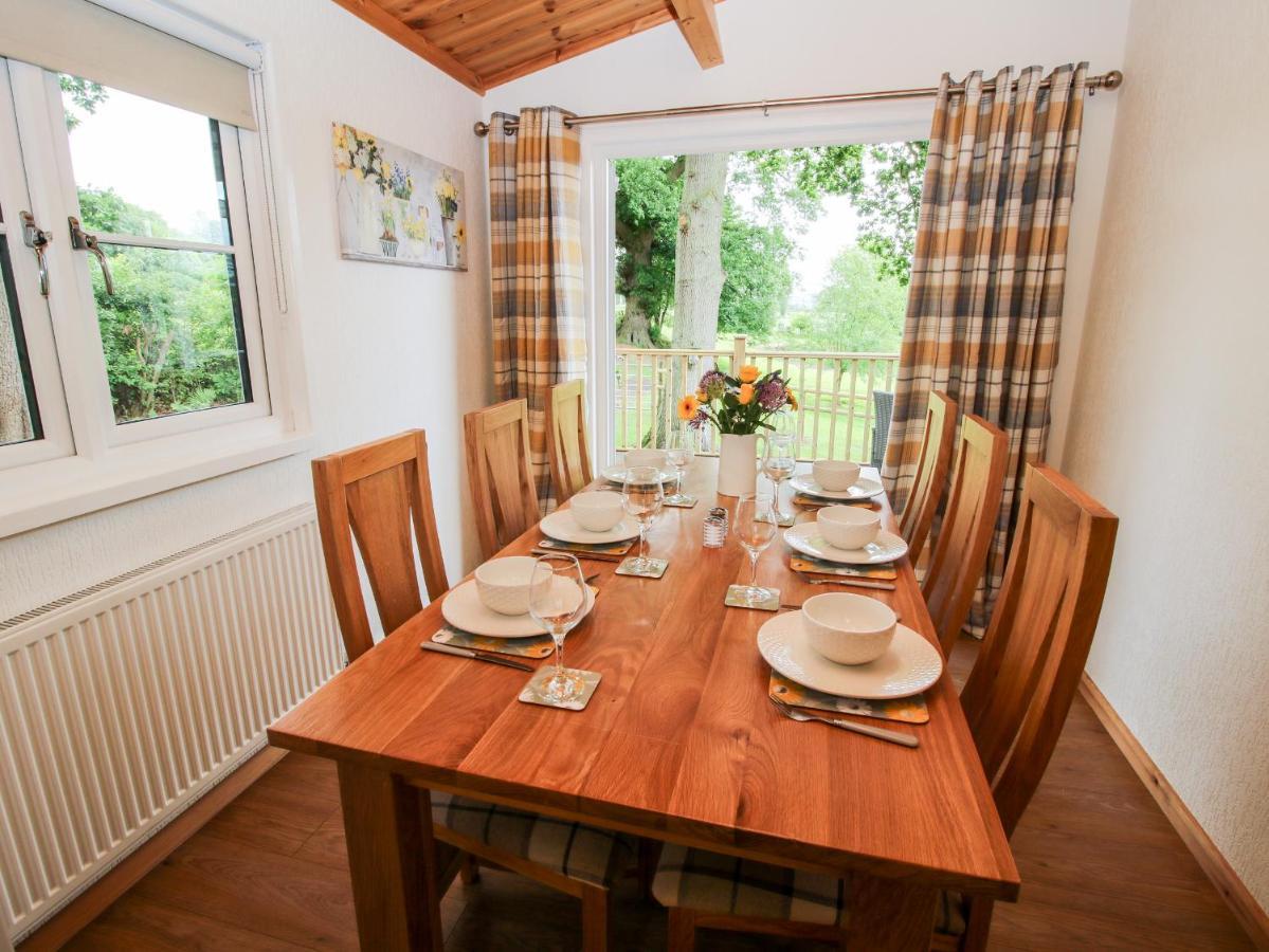 The Log Cabin Tenbury Exterior foto