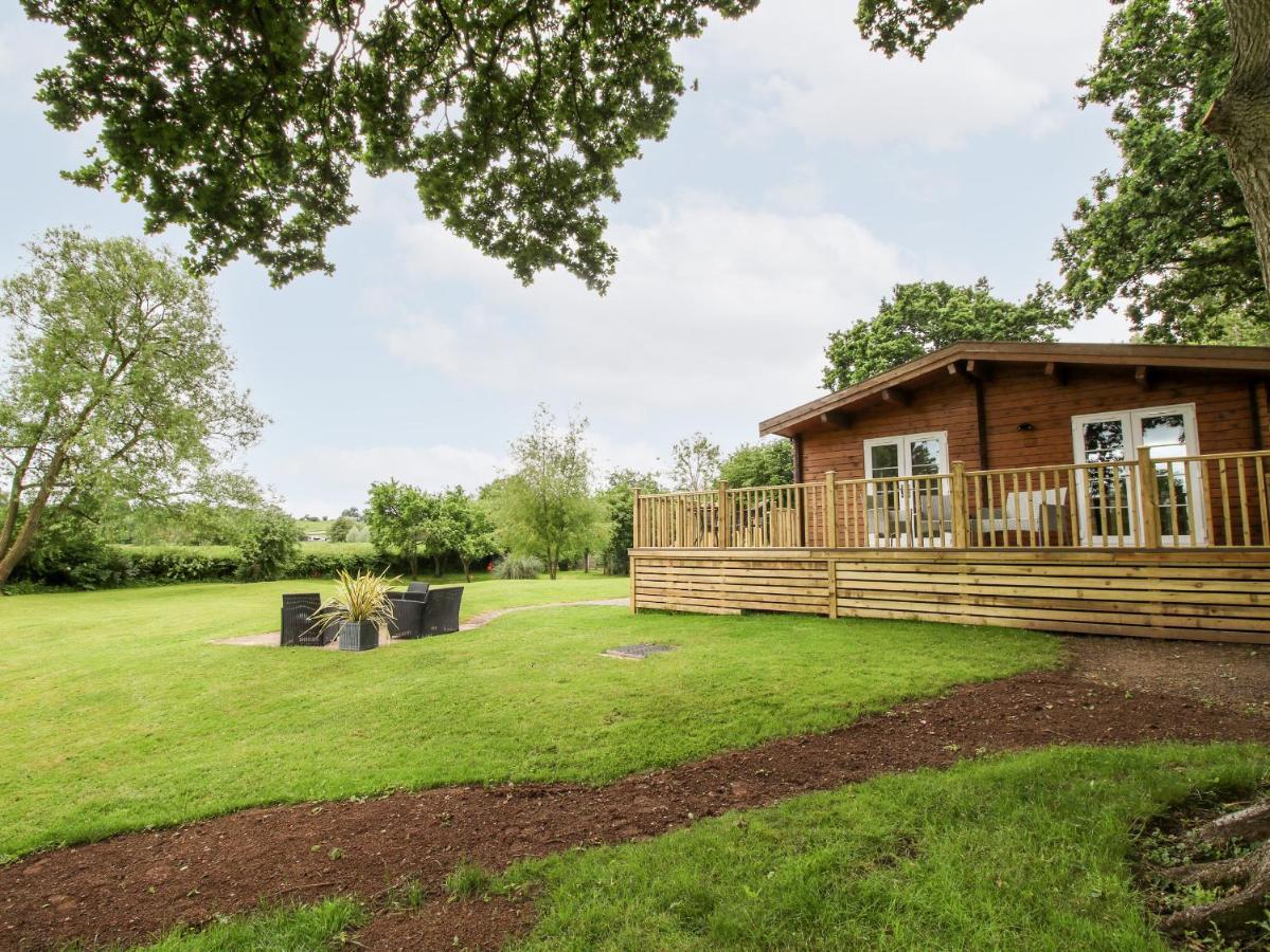 The Log Cabin Tenbury Exterior foto