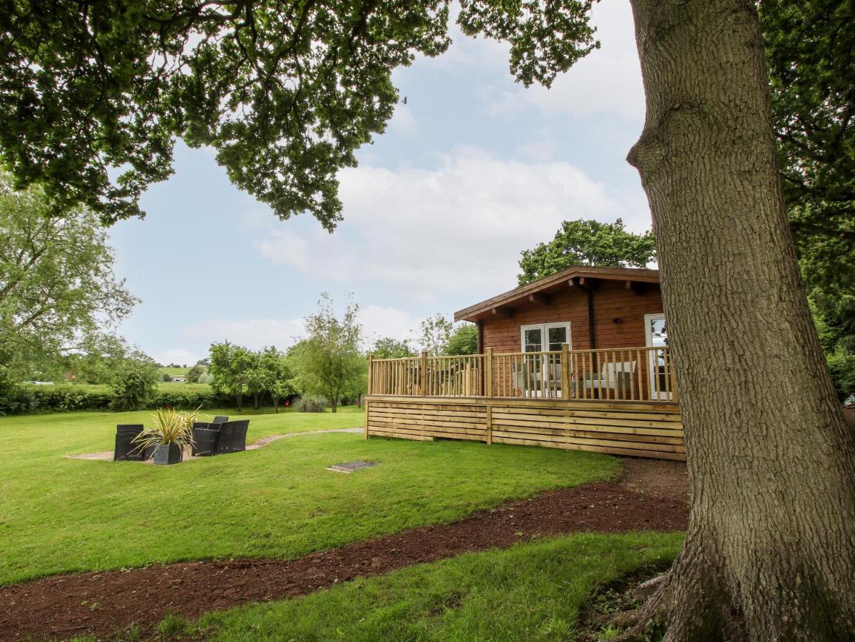 The Log Cabin Tenbury Exterior foto